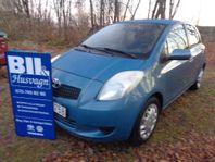 Toyota Yaris 5-D 1.3 NYBES/NYSERV/ÅRSSK 1.020:-/FINANS/INBYT