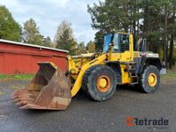 Hjullastare Komatsu WA470 med våg