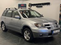 Mitsubishi Outlander 2.4 4WD Automat | Motorvärmare | Drag |