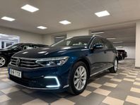 Volkswagen Passat Sportscombi GTE Plug-in Cockpit Navi Drag