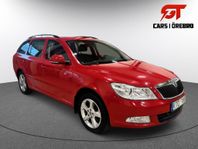 Skoda Octavia Kombi 1.6 Elegance Drag / P-sensor / 2-ägare