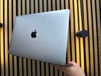 MacBook Pro 2019 ram16,512ssd,cori7,13inch touchbar