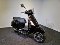 Piaggio Vespa GTS 300 Super