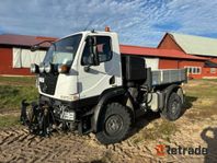 Terränglastbil Unimog U 20 med frontlyft - 2010