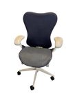 Herman Miller Mirra 2 Butterfly Twilight/Studio Blue