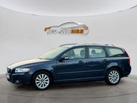 Volvo V50 D3 Momentum  KAMREM BYTT  NYSERVAD DRAGKROK