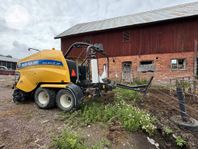 New Holland 894 Baler 135 Ultra