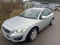 Volvo C30 D2 Momentum Nybesiktigad