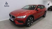 Volvo V60 Cross Country B5 AWD Bensin Advanced | Pano | H&K