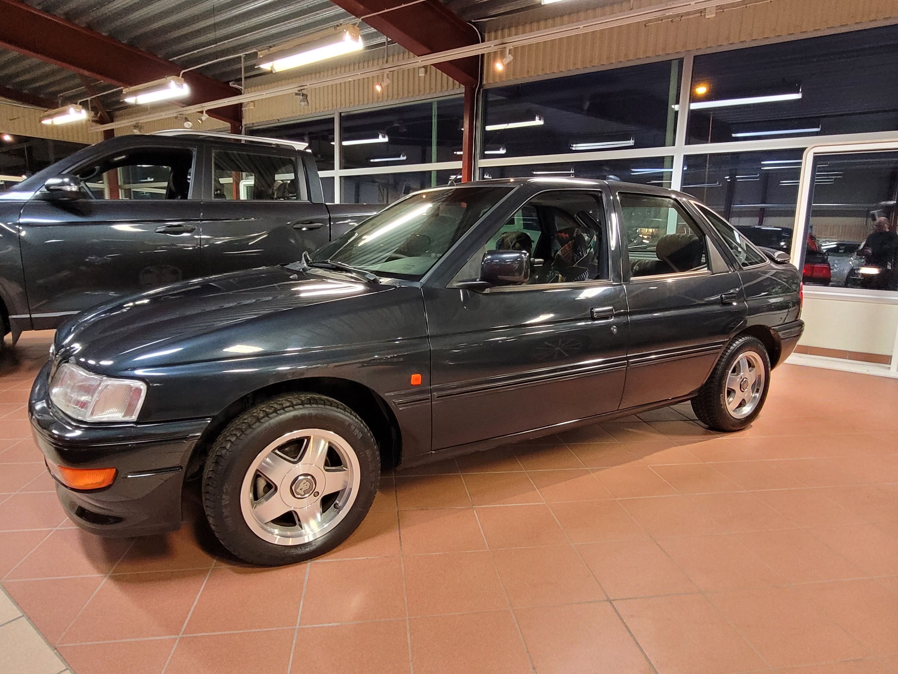 Ford Escort 5-dörrars 1.8 Manuell, 105hk, 1995
