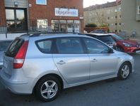 Hyundai i30 cw 1.6 CRDi Business Euro 4  6 Vxl Parksensorer