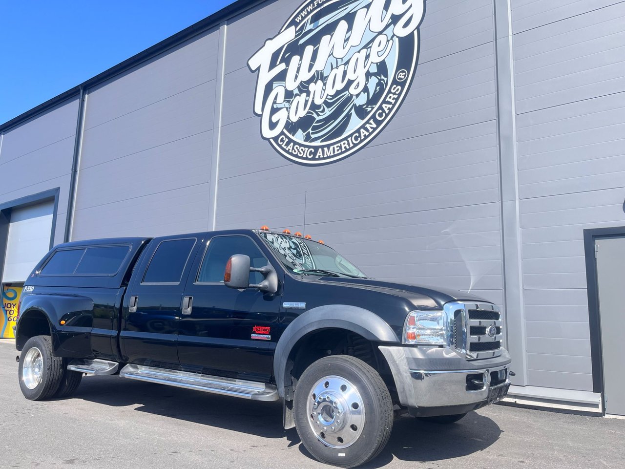 Ford F-550 Dually 4×4 Powerst...