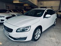 Volvo V60 D3 Navi Glaslucka 19tum VOC Låg skatt Ny kamrem