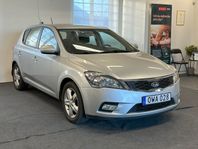 Kia CEED 1.6  En brukare/ P-sensor/ SoV-hjul/ Lågmil / 125hk