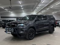 Toyota Hilux 2.8 4WD INVINCIBLE D-VÄRM KÅPA JBL MOMS EU6