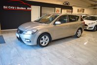 Kia CEED 1.6 CRDi (128hk) ECO 2-Ägare / Låga Mil / Nyservad