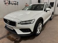 Volvo V60 Cross Country B4 AWD Aut  Momentum H/K Kamera