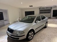 Skoda Octavia 1.6mpi ny besiktad