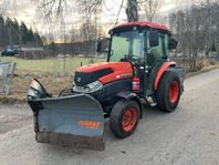 Traktor Kubota L4240 med snöutrustning