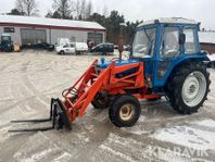 Traktor Ford 5600 med lastare