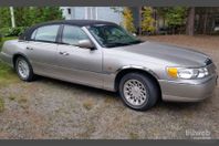 Lincoln Town Car V8