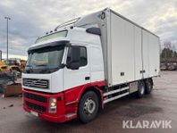 Lastbil Volvo FM12 med truckhyllsor