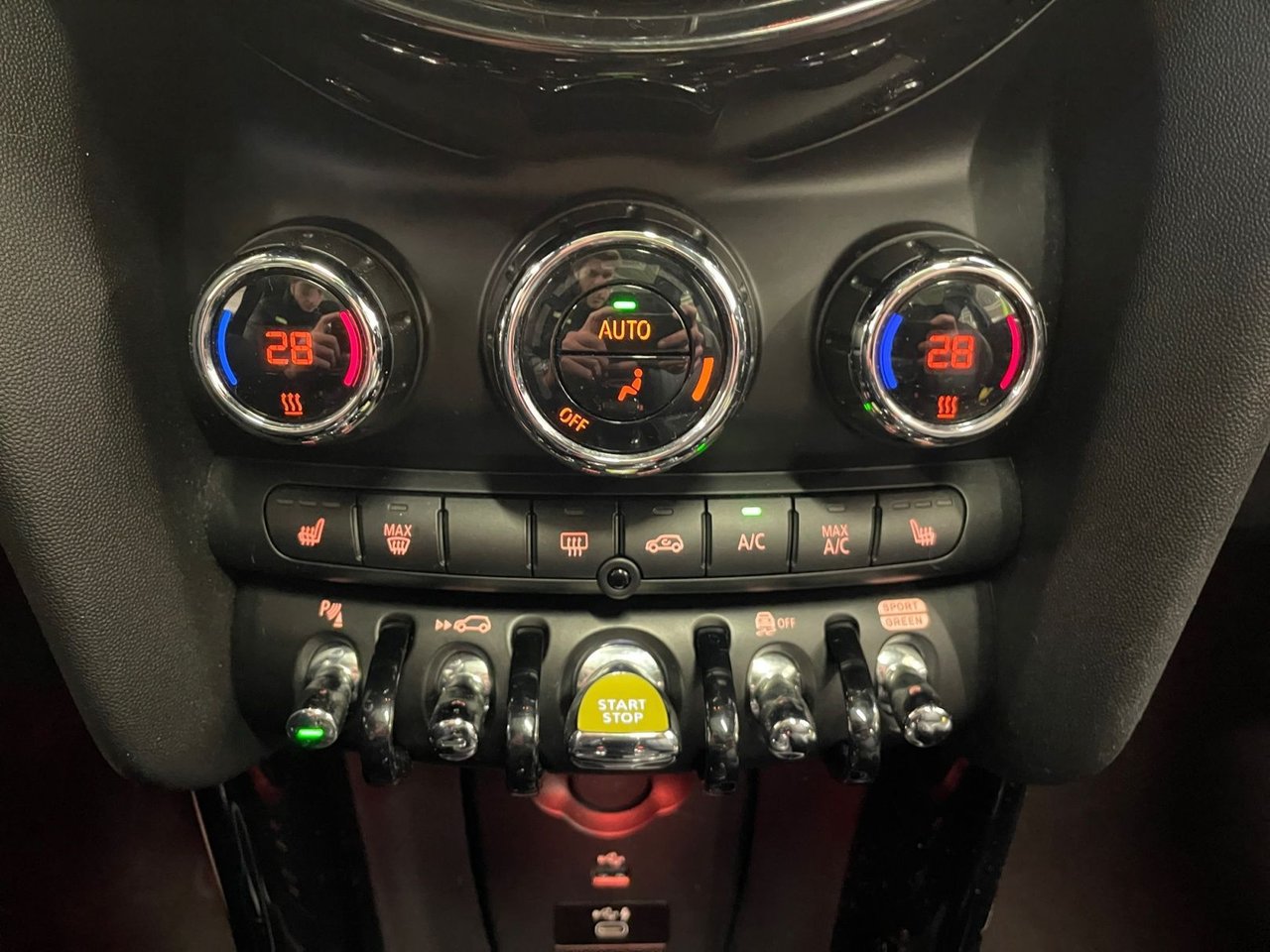 MINI Cooper SE Maximise HuD S...