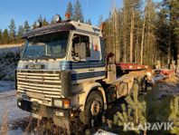 Lastbil Scania 142E med maskintrailer