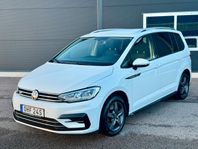 Volkswagen Touran 2.0 TDI DPF SCR Base 7 sits