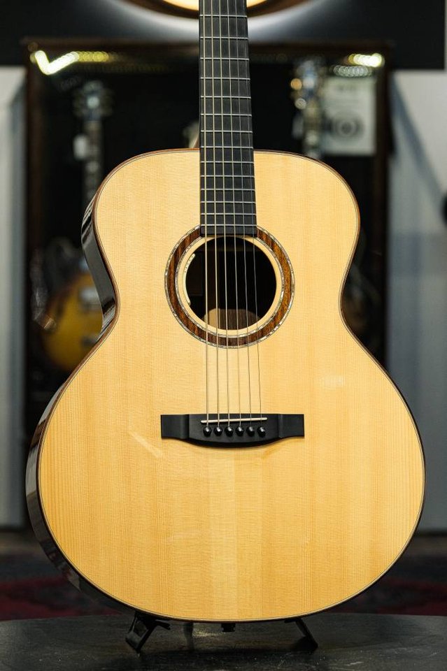 2014 Lakewood Deluxe Series J...