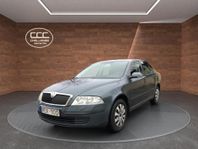 Skoda Octavia 1.6 MPI Euro 4 Kamrem bytt S+V däck Ny service