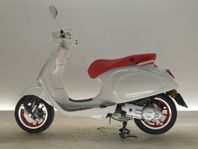 Vespa Sprint 50 "Bianco Rosso"