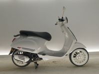 Vespa 50 White "SPG Edition"