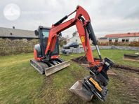 Kubota U 27-4 Med maskinsläp och redskap!