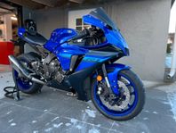 Yamaha YZF-R1  / NY 0MIL / AKRAPOVIC / RIZOMA