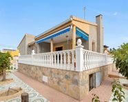 Fristående villa till salu i Nueva Torrevieja