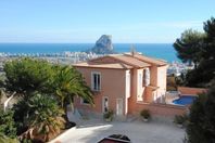 Traditionell villa med vacker havsutsikt till salu i Calpe.