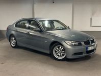 BMW 325 i SEDAN-COMFORT-2ÄGARE-VÄLSERVAD-12600MIL-SPORTSTOLA