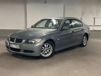 BMW 325 i SEDAN-COMFORT-2ÄGARE-VÄLSERVAD-12600MIL-SPORTSTOLA