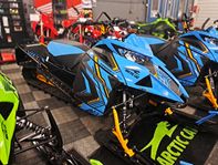 Arctic Cat M8000 Hardcore ES FOX QS3 ny i butik *Fri frakt