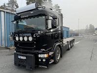 Scania R520 8x4*4 lastväxlare med plog