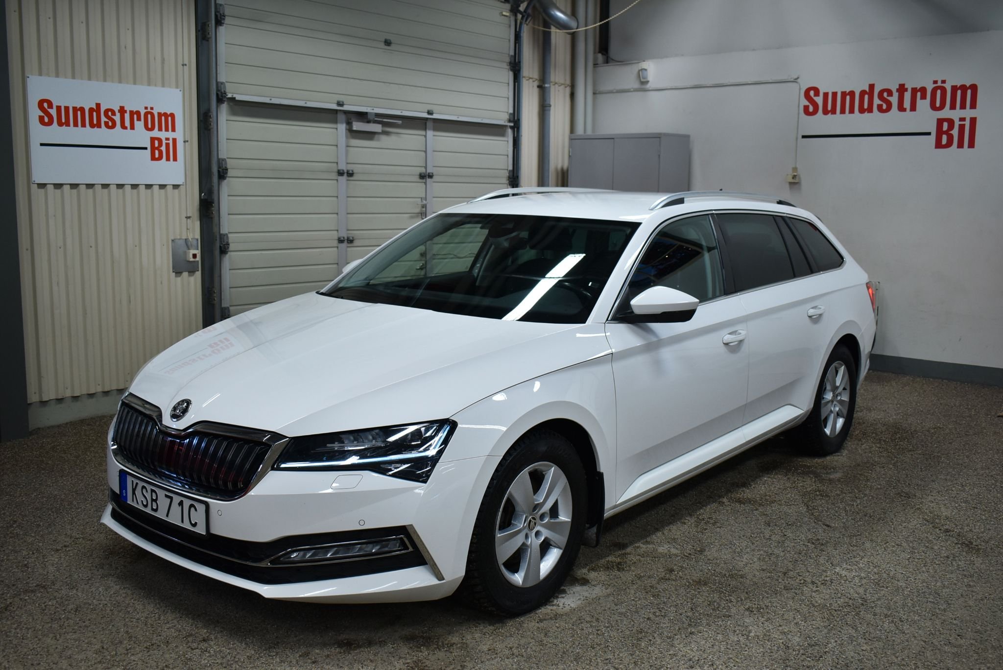 Škoda Superb iV Combi 1.4 Plug-in Hybrid DSG Sequential, 218hp, 2021