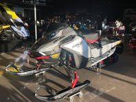 Ski-Doo MXZ XRS 850 E-Tec HUB 10.25" SAS *KAMPANJ*