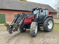 Traktor VALTRA 6850-4 - Quicke 960