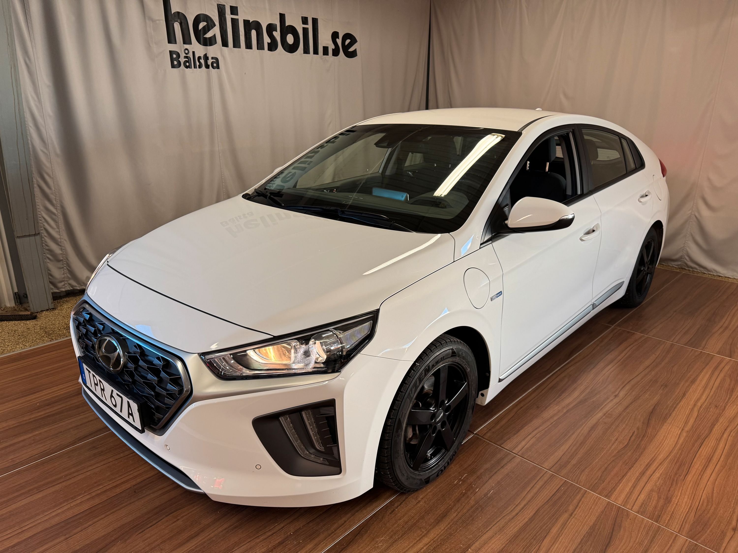 Hyundai Ioniq Plug-in 1.6 + 8.9 kWh DCT, 164hp, 2020