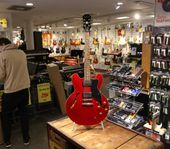 Begagnad Epiphone ES-335 Cherry hos Musikbörsen i Göteborg