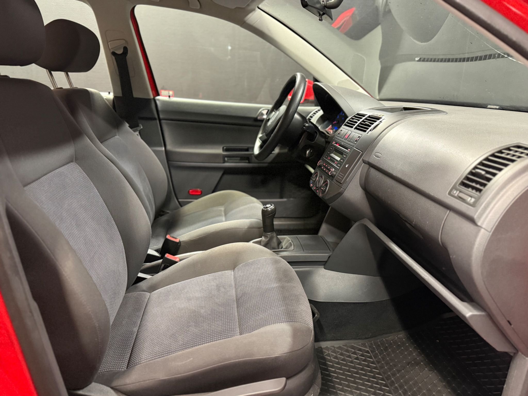Volkswagen Polo 5-door 1.4 Manual, 80hp, 2007