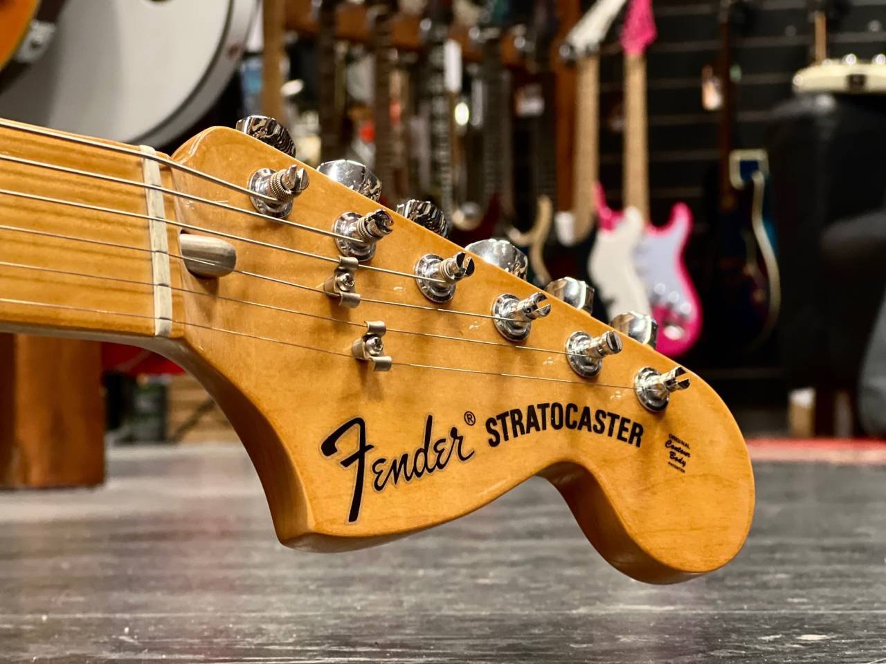 Fender Vintera 70s Stratocast...