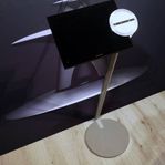 Bang & Olufsen - Beosound Encore inklusive stativ