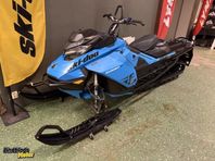 Ski-Doo Summit SP 146" m. Elstart